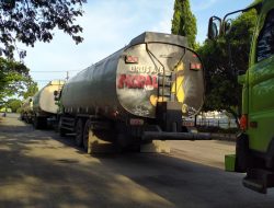 Puluhan Truck CPO PT.Naga Mas Setiap Hari Parkir Di Jalan Datuk Laksamana