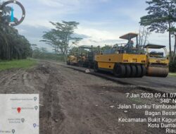 Proyek Over Lay Jalan Tuanku Tambusai Dumai Mangkrak