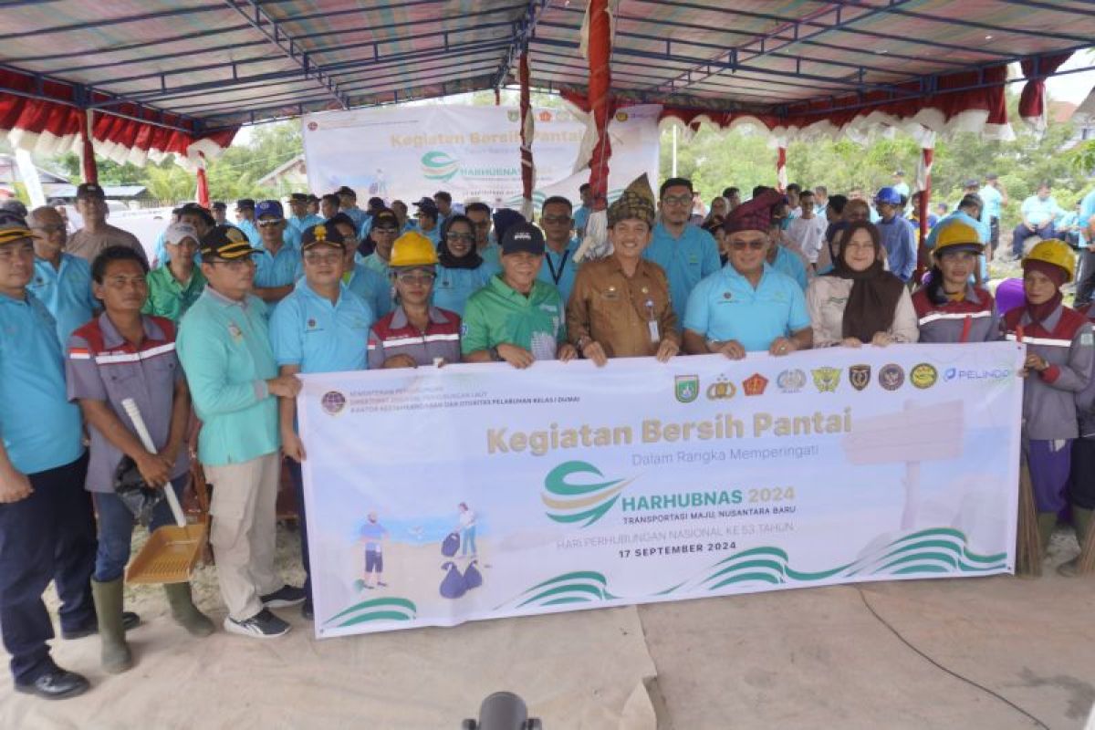 KSOP Kelas I Dumai meriahkan Harhubnas dengan aksi bersih pantai