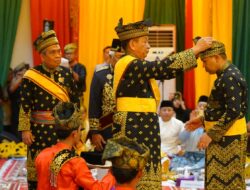 Gubri Abdul Wahid Resmi Sandang Gelar Datuk Seri Setia Amanah dari LAM Riau