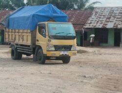 Aksi Pencurian Di Duga  Pupuk Dari Truck  Sebelum Pintu Tol Dumai